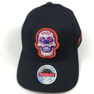 *RARE* Mitchell & Ness Phoenix Suns Los Suns Dia Los Muertos Black SnapBack Hat